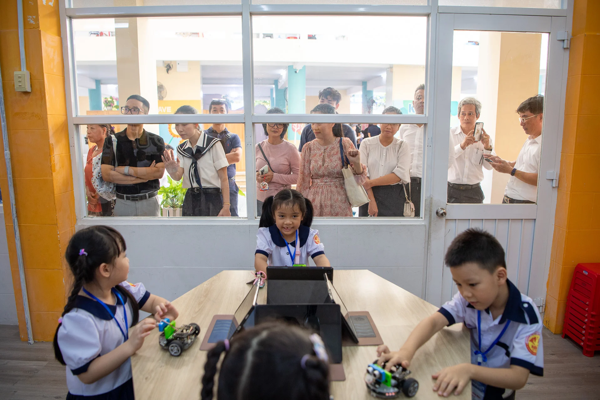 Con muốn học bán trú, có phải đăng ký hết môn liên kết?