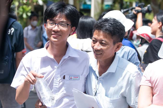 Thi lớp 10 chỉ còn hai môn: Giảm tải hay thu hẹp cơ hội?