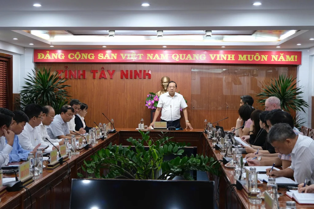 Bàn giao mặt bằng sạch cho ba tuyến quốc lộ Mekong: Thách thức và chiến lược