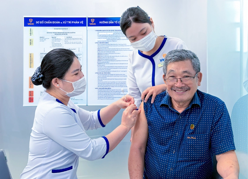 Vắc xin cúm miễn phí cho người cao tuổi: Bước ngoặt của chăm sóc sức khỏe toàn diện