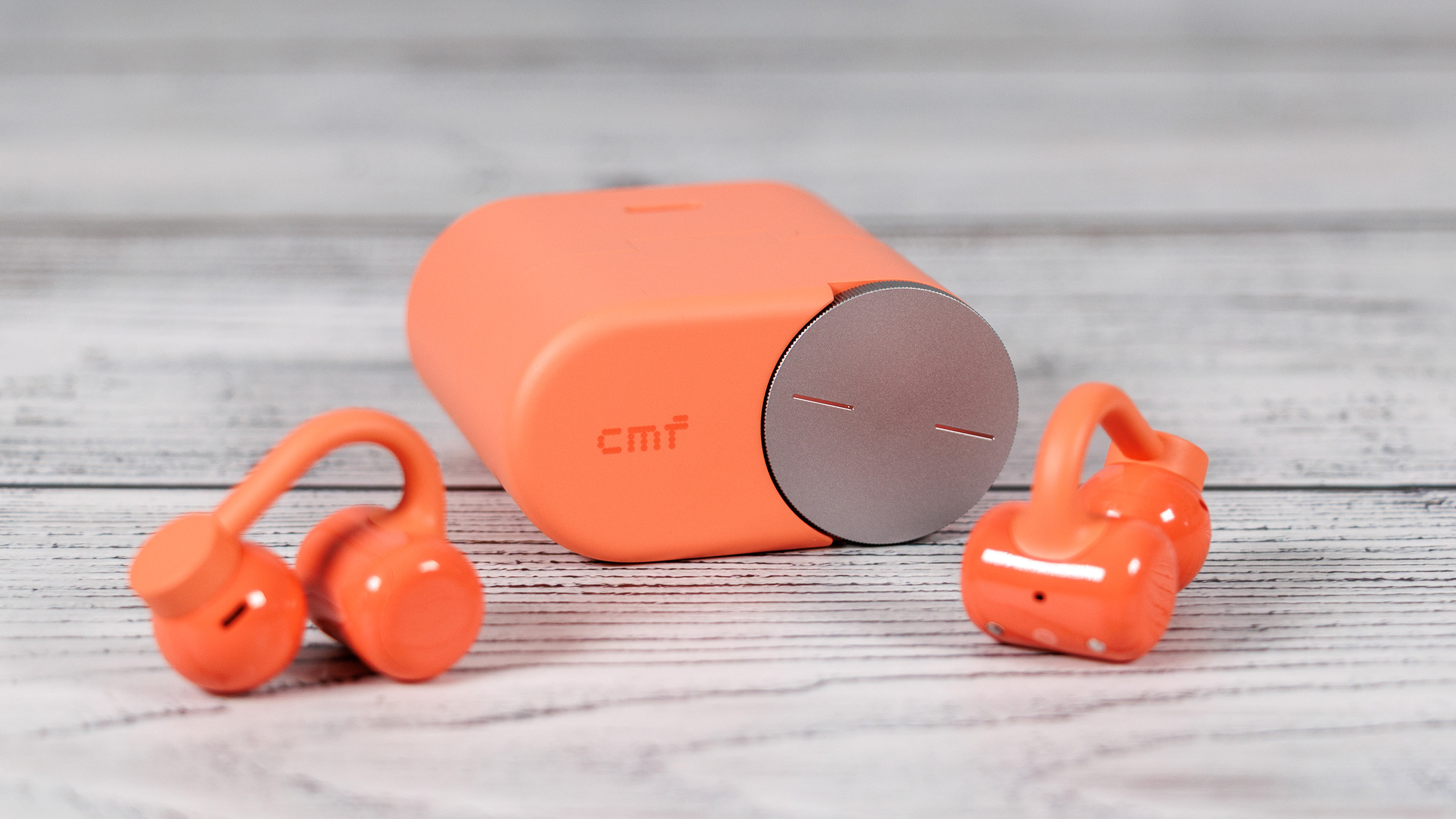 Tai nghe kẹp mở giá rẻ: Nên chọn Soundcore AeroClip 2 hay CMF Clip Pro?