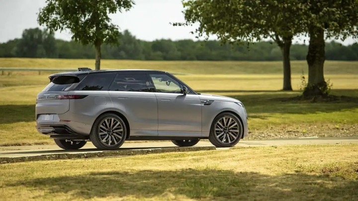 Range Rover Sport Electric: SUV điện hạng sang có đáng mua?
