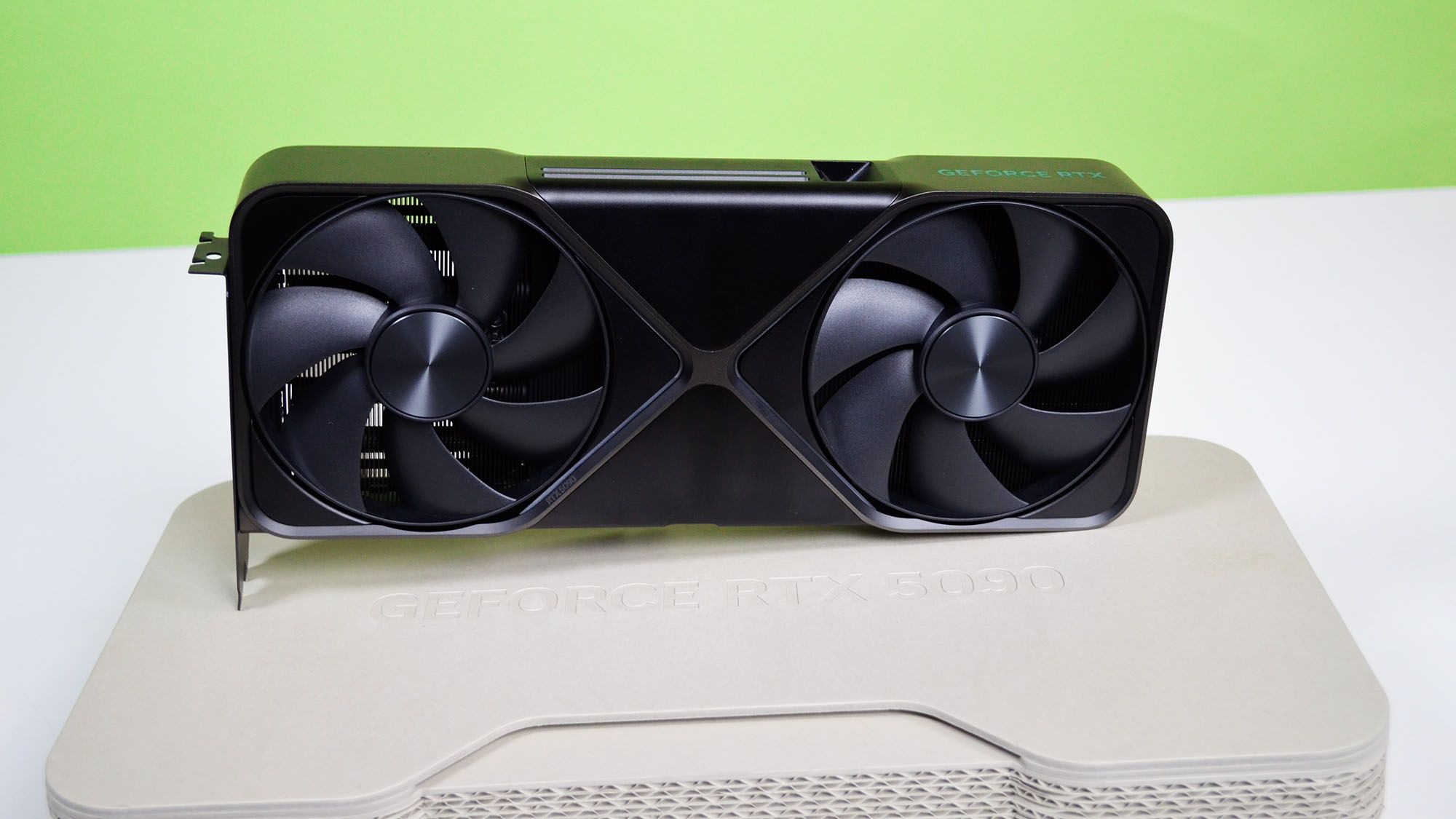 RTX 5090 bị hạn chế xuất khẩu: game thủ PC cần chuẩn bị gì