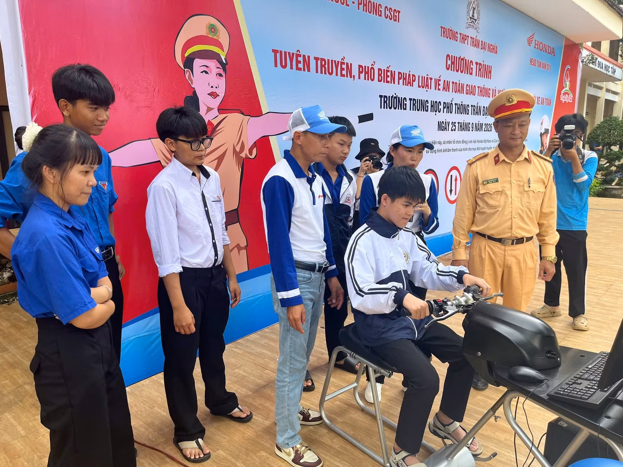 Giáo dục giao thông theo tuổi: Trường học đang thay đổi cách giữ an toàn đường đến trường
