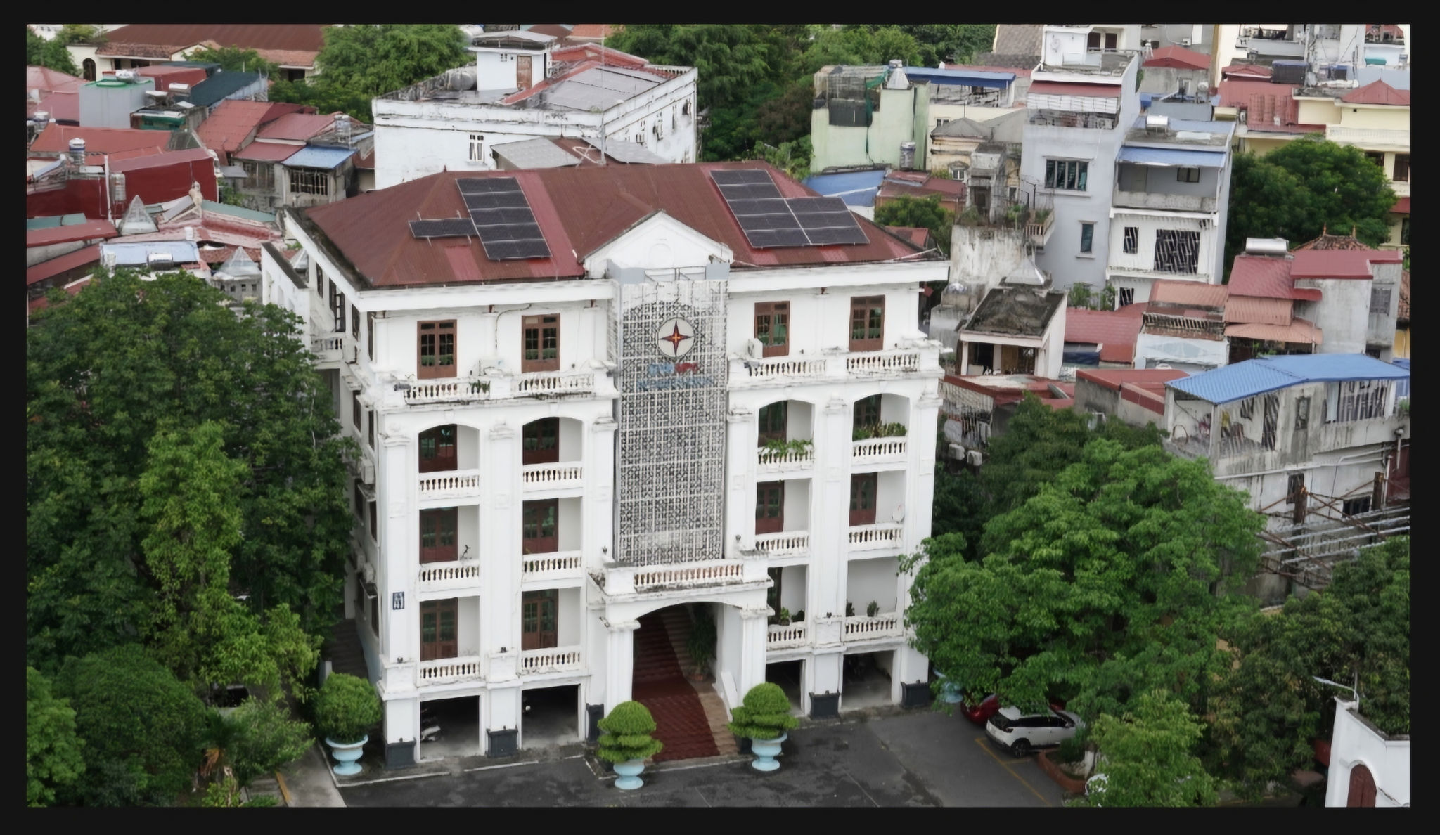 Điện mặt trời mái nhà bùng nổ: Đô thị Việt Nam bước vào kỷ nguyên năng lượng phân tán