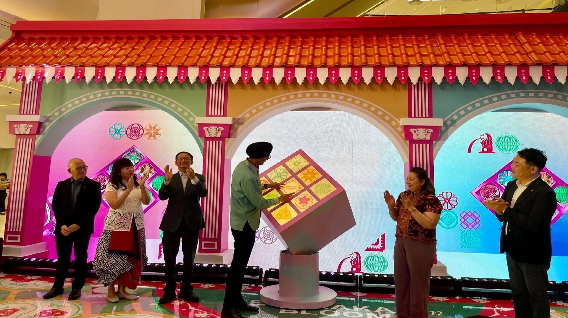Lễ hội Singapore tại Hà Nội: hành trình vạn sắc Peranakan ở Hanoi Centre