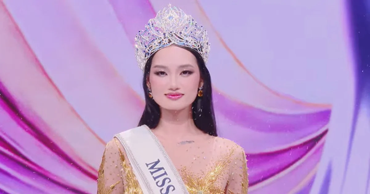 Phong Cách Tối Giản Của Hoa Hậu: Vẻ Đẹp Không Cần Cố Của Nguyễn Quỳnh Anh