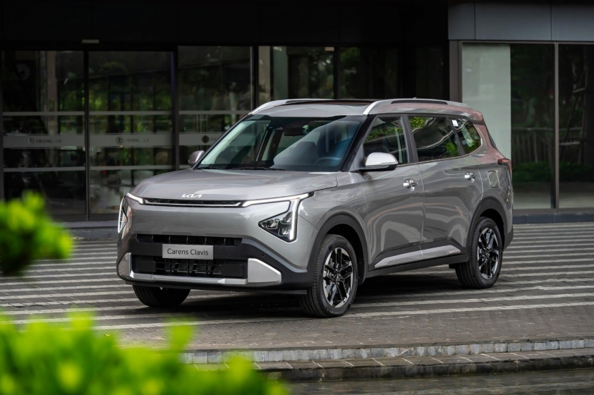 Tháng 9, xe điện hóa và SUV gầm cao áp đảo thị trường