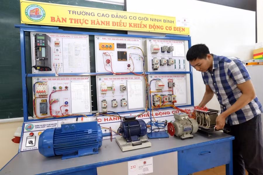 Đào tạo nghề sát nhu cầu thị trường: từ khẩu hiệu thành điều kiện có việc làm
