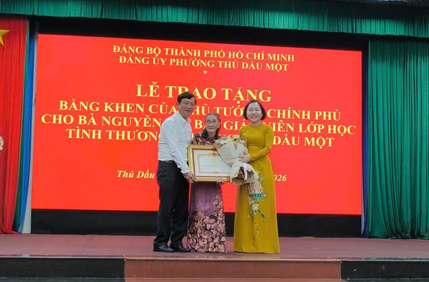 Những giáo viên tình nguyện dạy học miễn phí được Thủ tướng ghi nhận