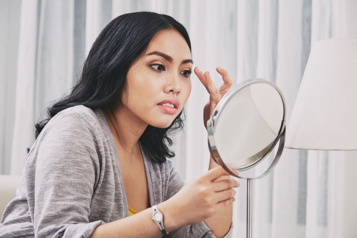 5 thói quen skincare hàng ngày mà bác sĩ da liễu muốn bạn bỏ ngay