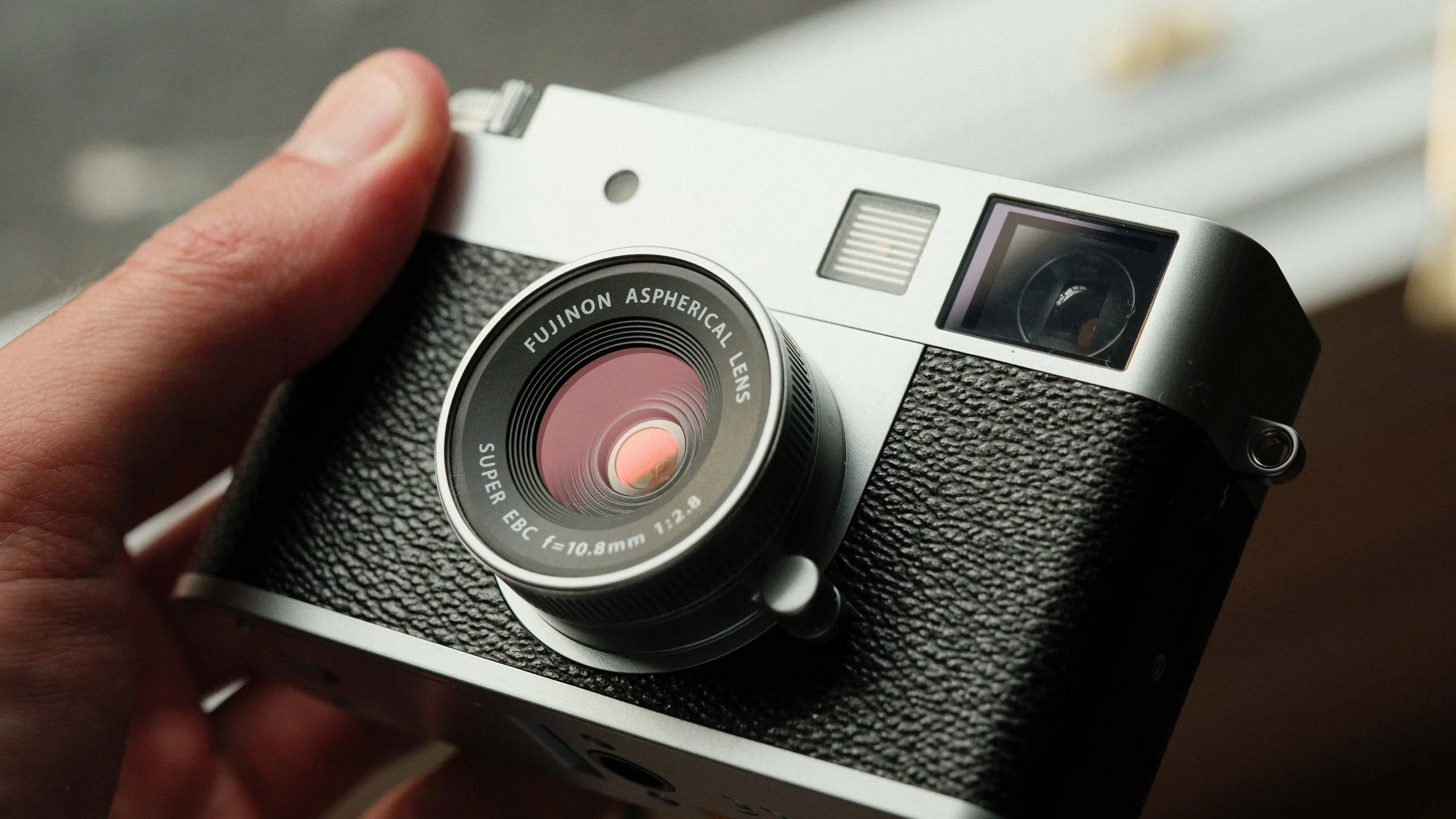 Fujifilm X-Half Firmware 2.00: mềm mại hóa chất film trên một máy ảnh compact retro