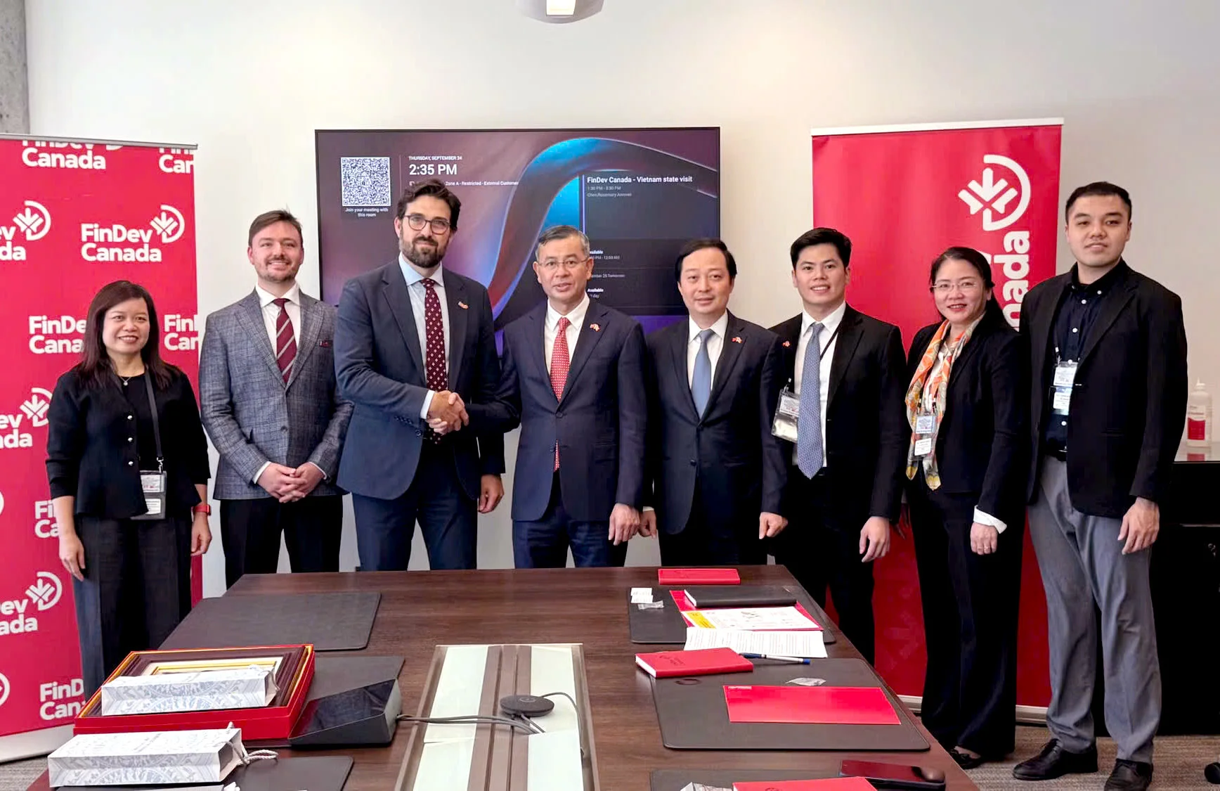 Canada tăng cường đầu tư xanh tại Việt Nam: cơ hội cho doanh nghiệp địa phương