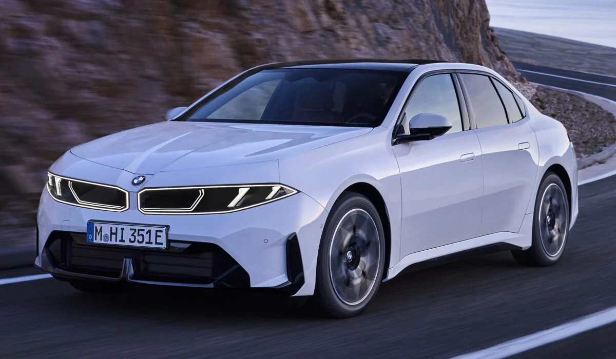BMW i3 40 xDrive vs i3 M60 xDrive: Nilai atau Performa?