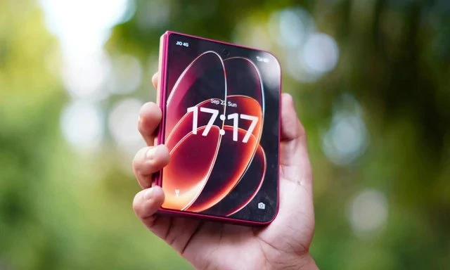 Smartphone màn hình gập: Đua mỏng 5mm, pin 7.000mAh, camera 200MP