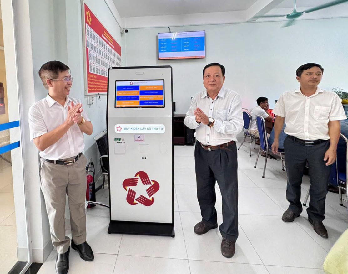 Robot lễ tân AI đang thay đổi cách cấp phát dịch vụ công