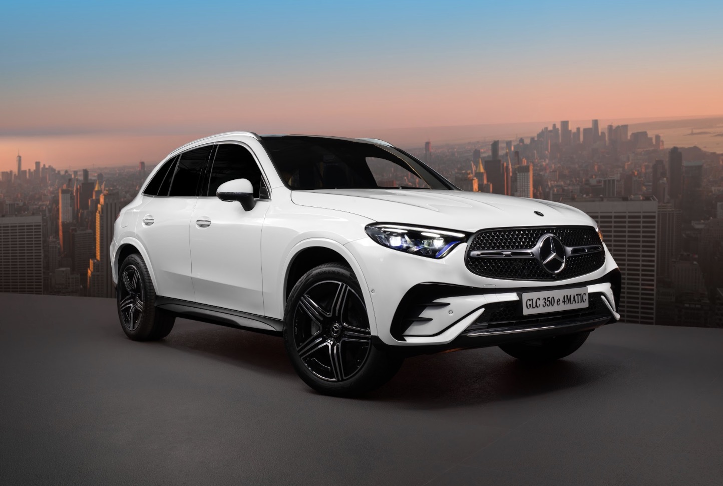 Mercedes-Benz GLC 350e 4MATIC: Lối đi plug-in hybrid cho SUV hạng sang điện hóa
