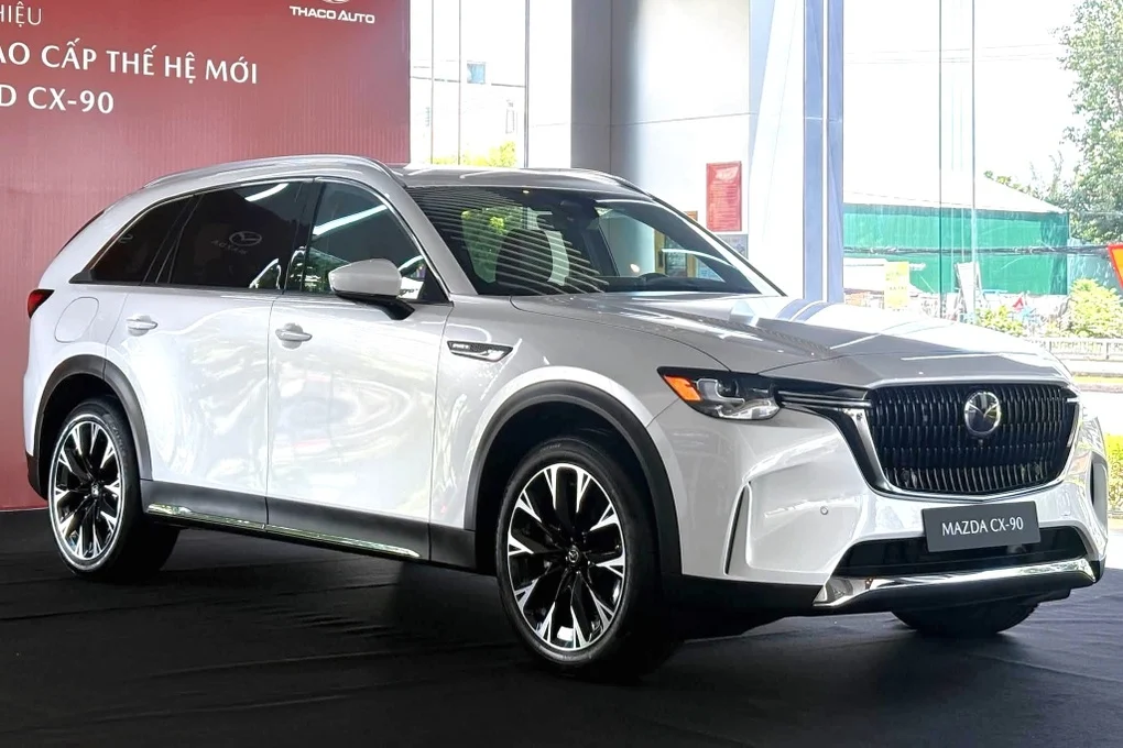 Mazda CX-90 PHEV giảm 81 triệu đồng: Có nên chọn thay vì Hyundai Palisade Hybrid?