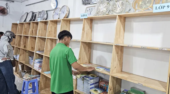 Thiếu sách giáo khoa ở Cần Thơ: Khủng hoảng âm thầm sau ngày khai giảng