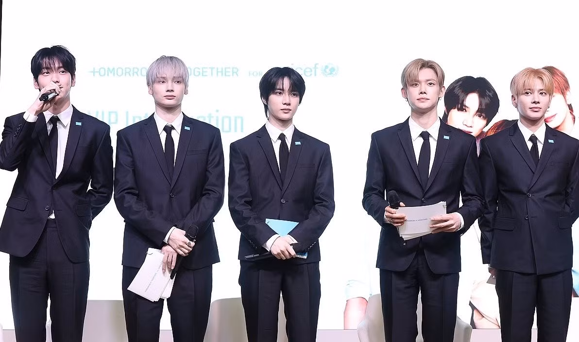 TXT và KATSEYE mở rộng dấu ấn K-pop tại Jingle Ball