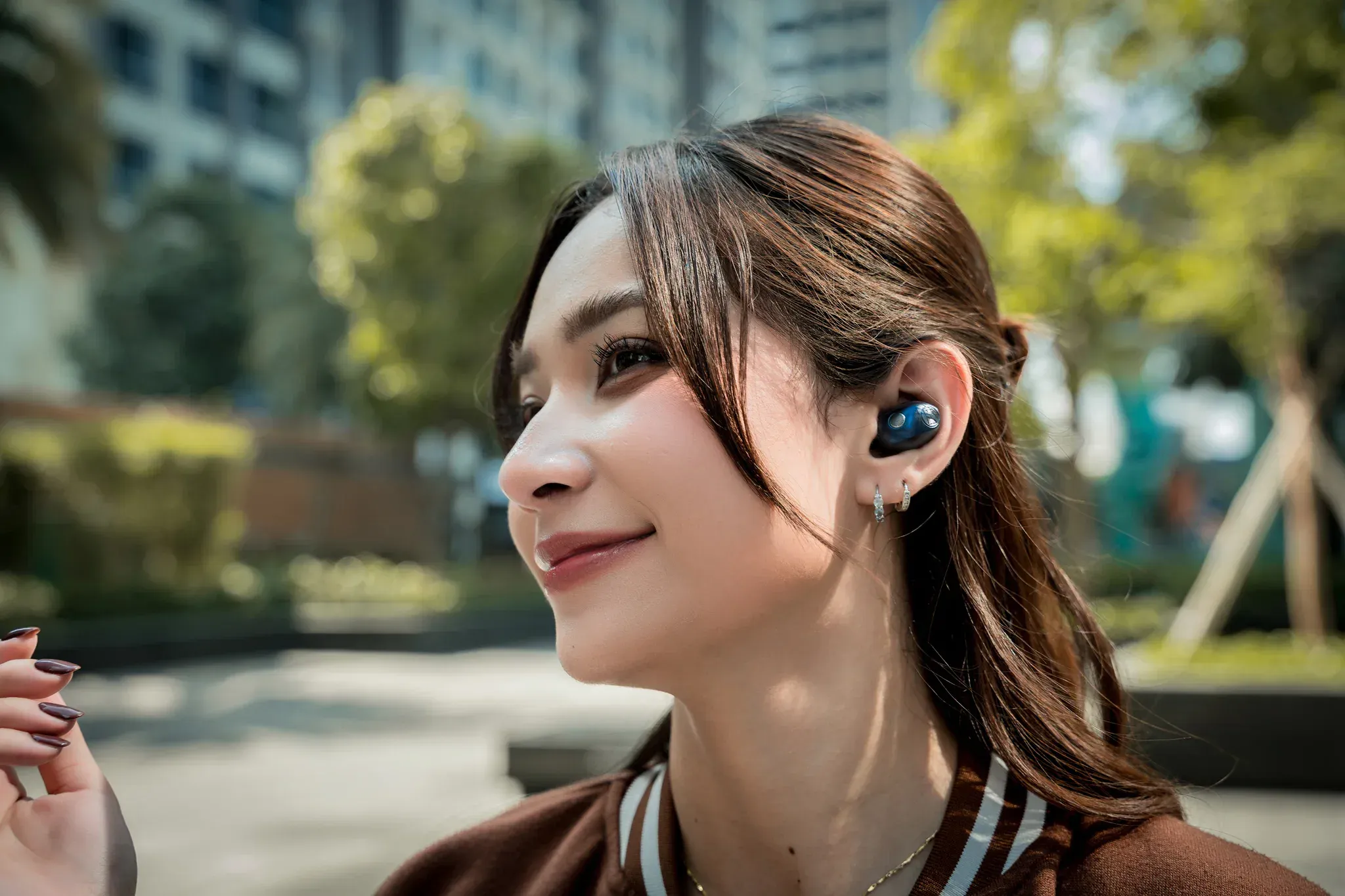 Sennheiser MOMENTUM True Wireless 5: tai nghe flagship với pin thay thế và Dolby Atmos