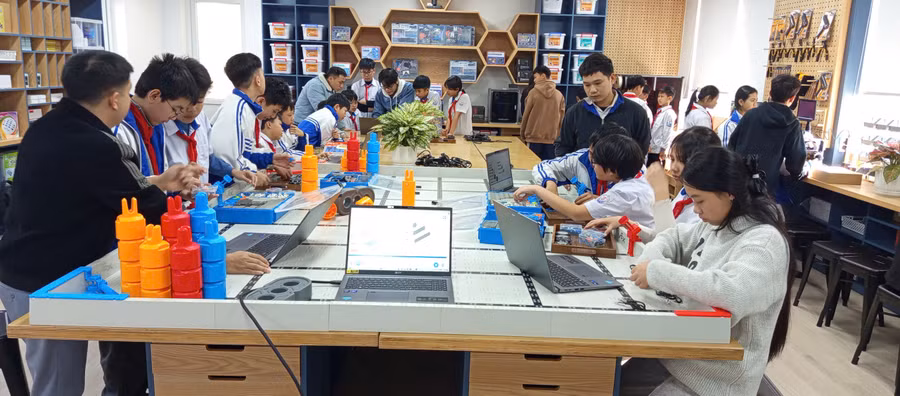 Từ phòng thực hành STEM đến những ước mơ nơi biên cương