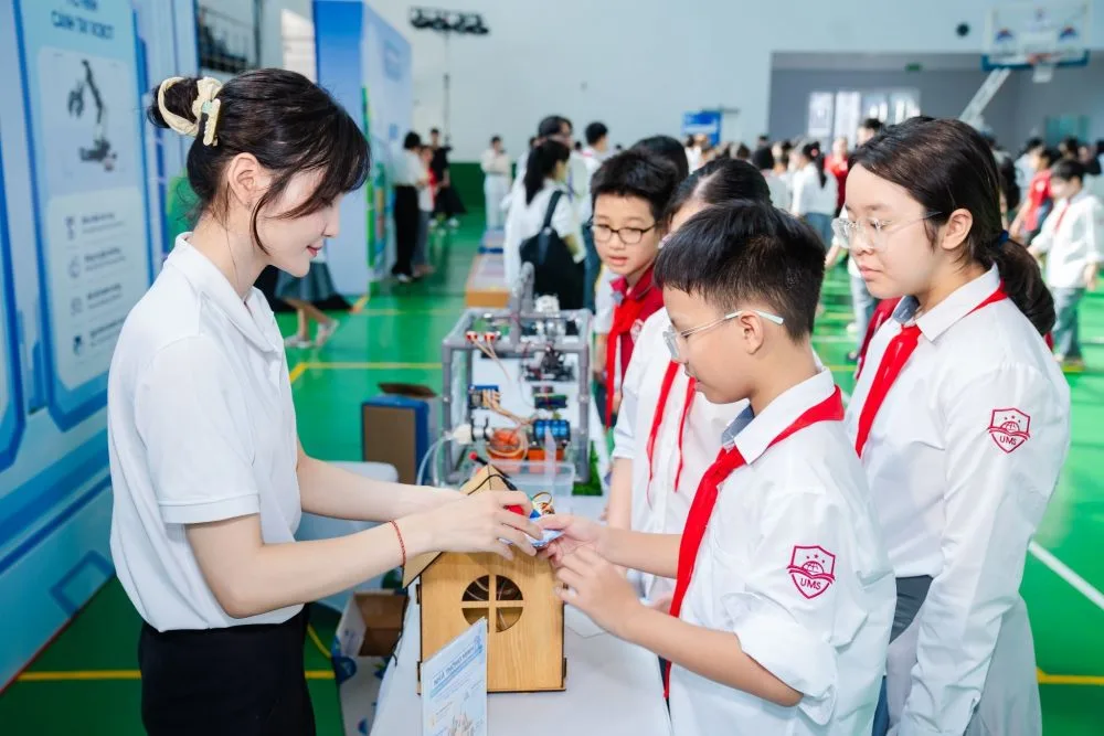 STEM Day tại Hà Nội: Drone, robot và lập trình thắp lửa sáng tạo