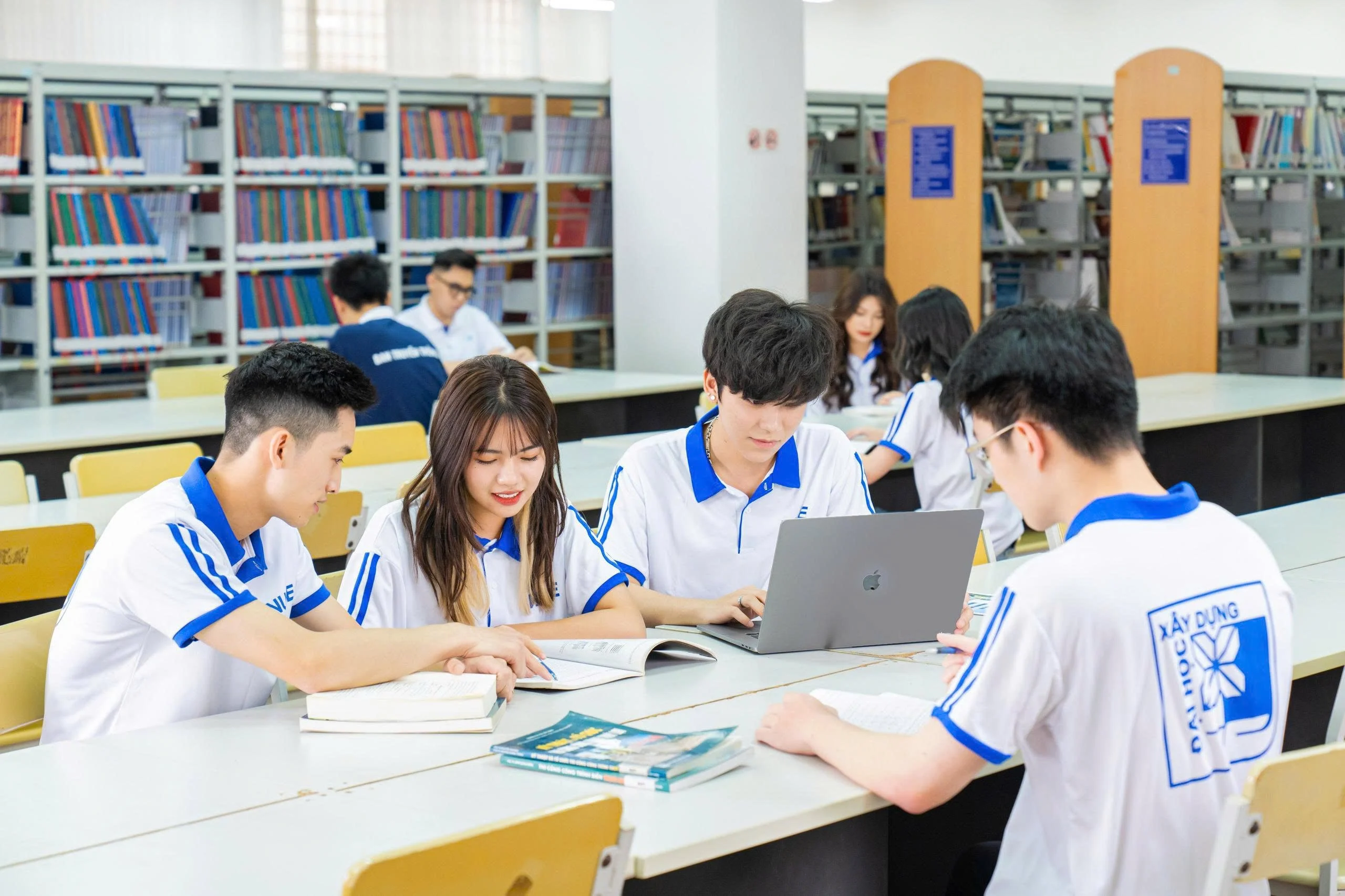 Các trường nghề bổ sung ngành AI, bán dẫn, robot: cú rẽ cần thiết của giáo dục nghề