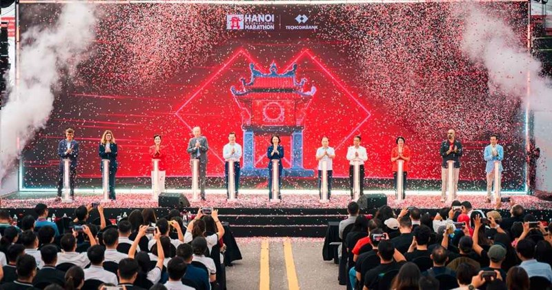 14.500 vận động viên quốc tế khám phá di sản Hà Nội qua đường chạy marathon