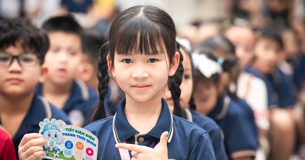 Học sinh Hà Nội hào hứng với chương trình tuyên truyền sử dụng năng lượng an toàn, tiết kiệm