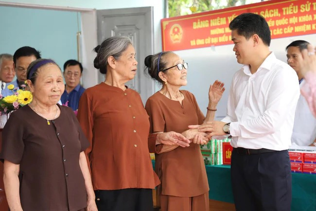 Chiến dịch chăm sóc sức khỏe toàn diện cho người cao tuổi: Chính sách đã đến lúc phải đi vào từng xã, phường