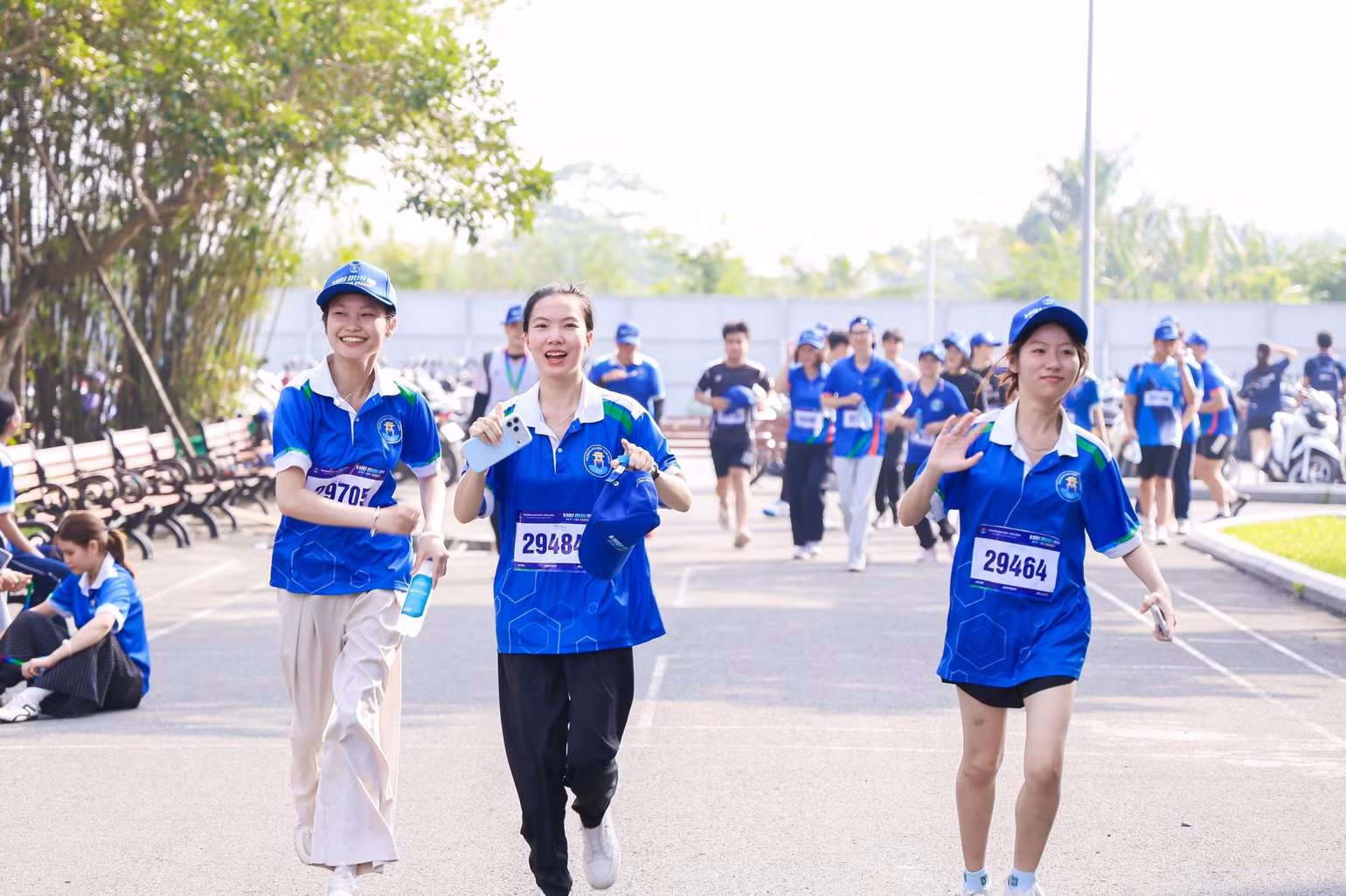VHU RUN: Khi 1.000 bước chân sinh viên cùng hướng về cộng đồng