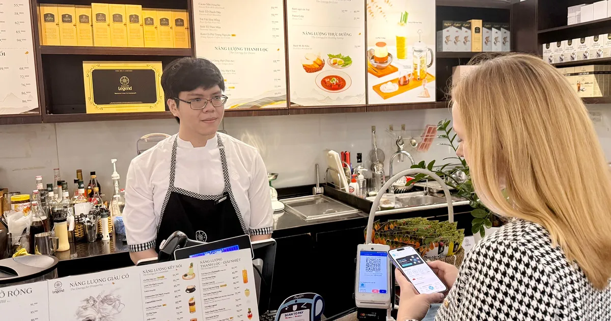 Thanh toán QR xuyên biên giới: Cửa hàng Việt đón dòng chi tiêu quốc tế