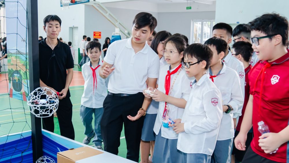 STEM Day tại Hà Nội: Drone, robot và lập trình thắp lửa sáng tạo
