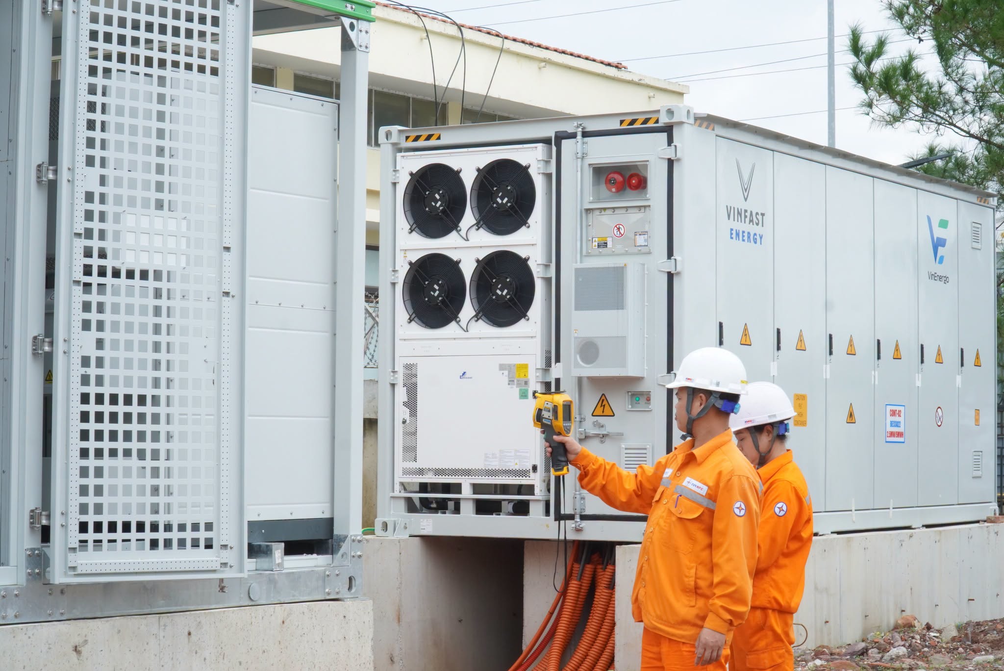 Việt Nam đóng điện 22 hệ thống BESS: bước ngoặt cho lưới điện hiện đại