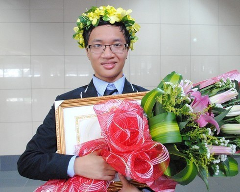 Giáo sư Phạm Tuấn Huy giải bài toán 55 năm của Graham