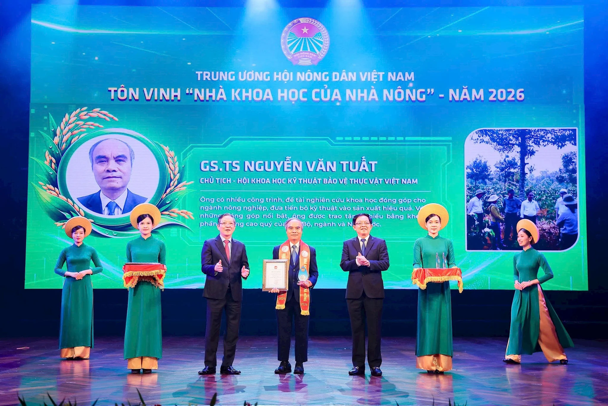 42 gương mặt đưa khoa học vào ruộng nông dân