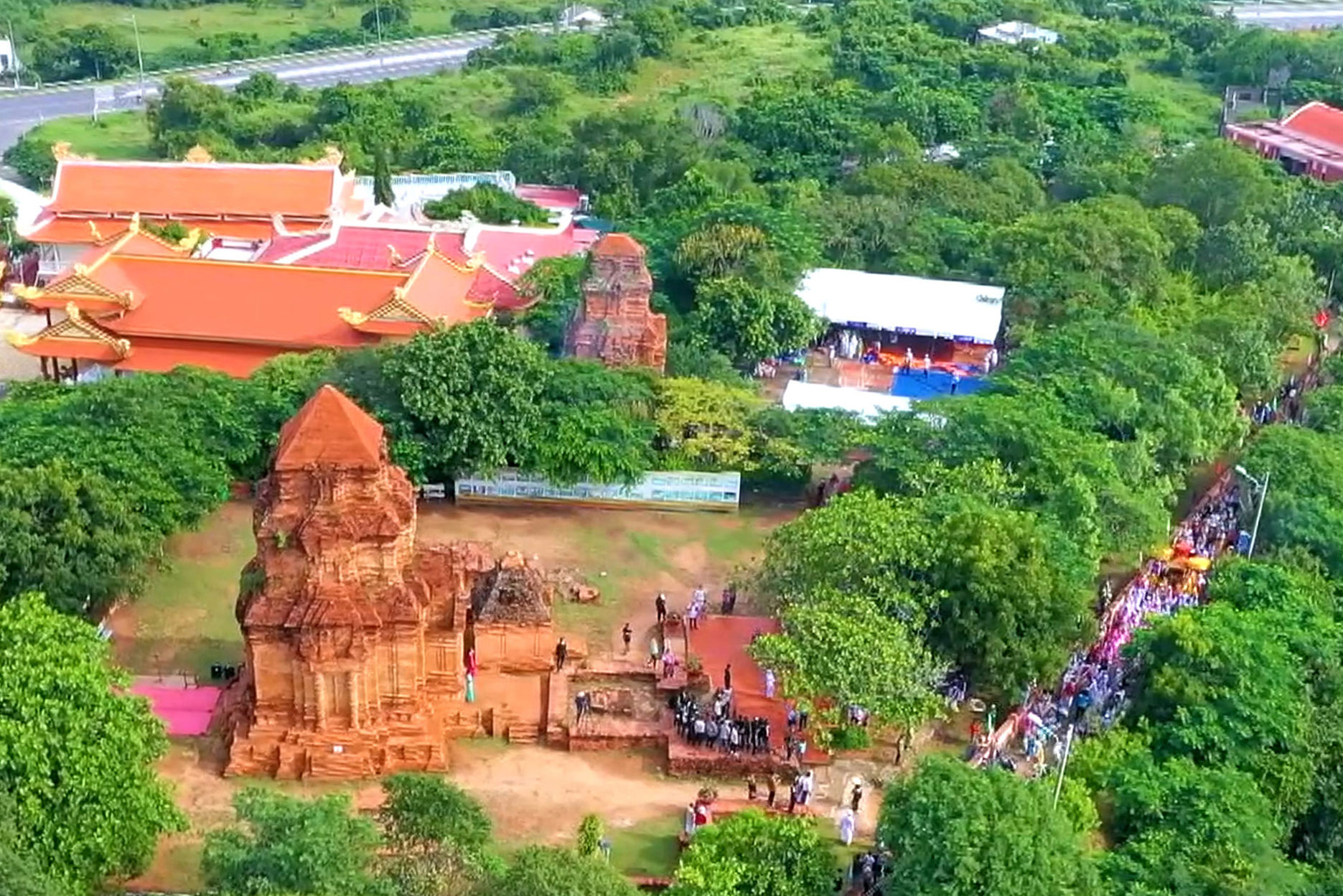 Công nhân Lâm Đồng tỏa sáng từ cuộc thi video ca hát