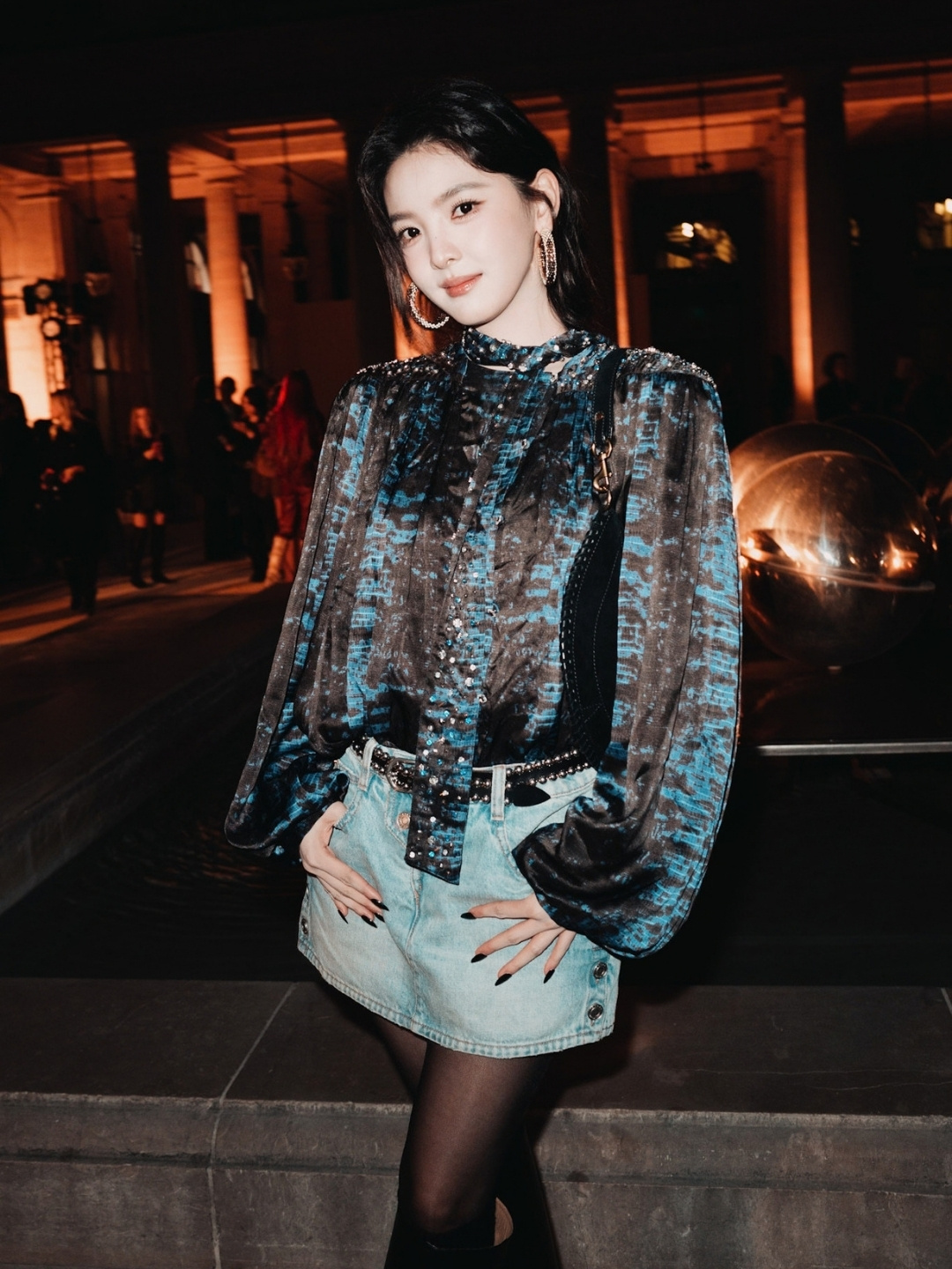 Chương Nhược Nam tại fashion week: khi lựa chọn thời trang thành cuộc tranh cãi