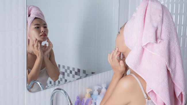 5 thói quen skincare hàng ngày mà bác sĩ da liễu muốn bạn bỏ ngay