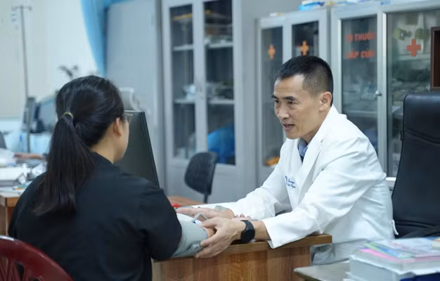 Cảnh báo bác sĩ giả mạo và thuốc lừa đảo trên mạng xã hội