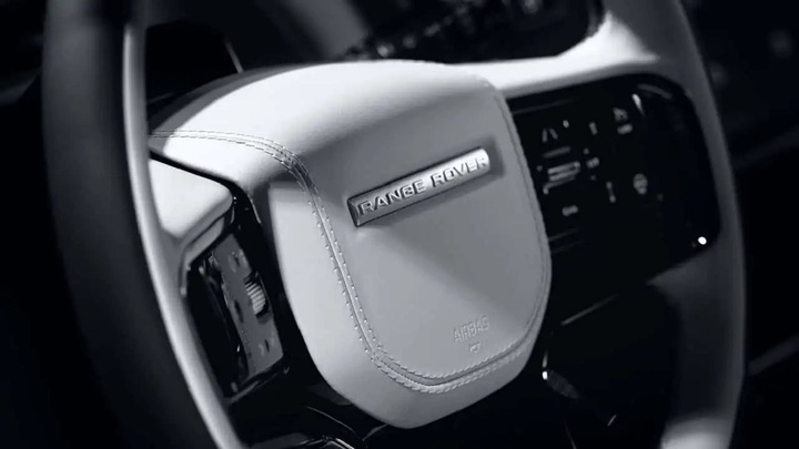 Range Rover Sport Electric: SUV điện hạng sang có đáng mua?