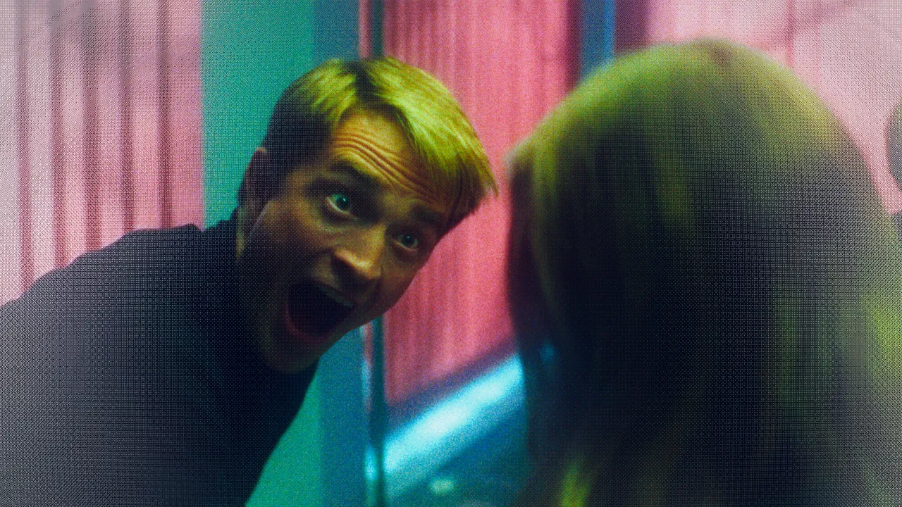 Robert Pattinson Primetime: khi săn lùng ấu dâm thành hài kịch đen