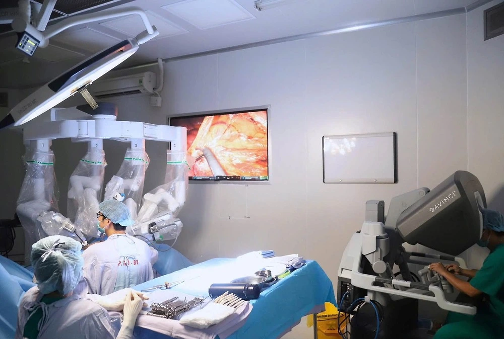 Robot Da Vinci Xi trong phẫu thuật ung thư: bước ngoặt cho điều trị tại Việt Nam