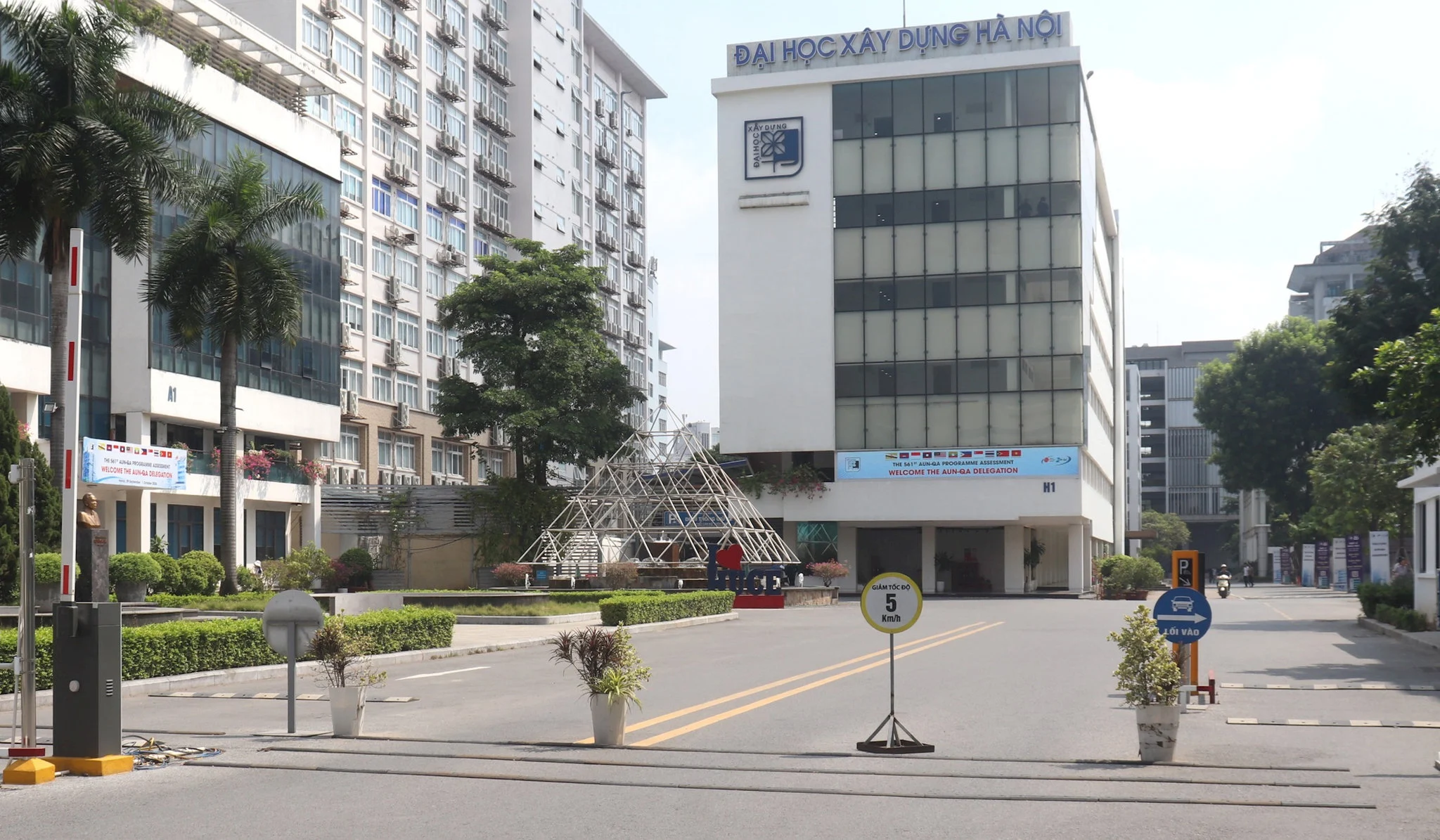 Hà Nội tăng tốc giải phóng mặt bằng cho các dự án giao thông