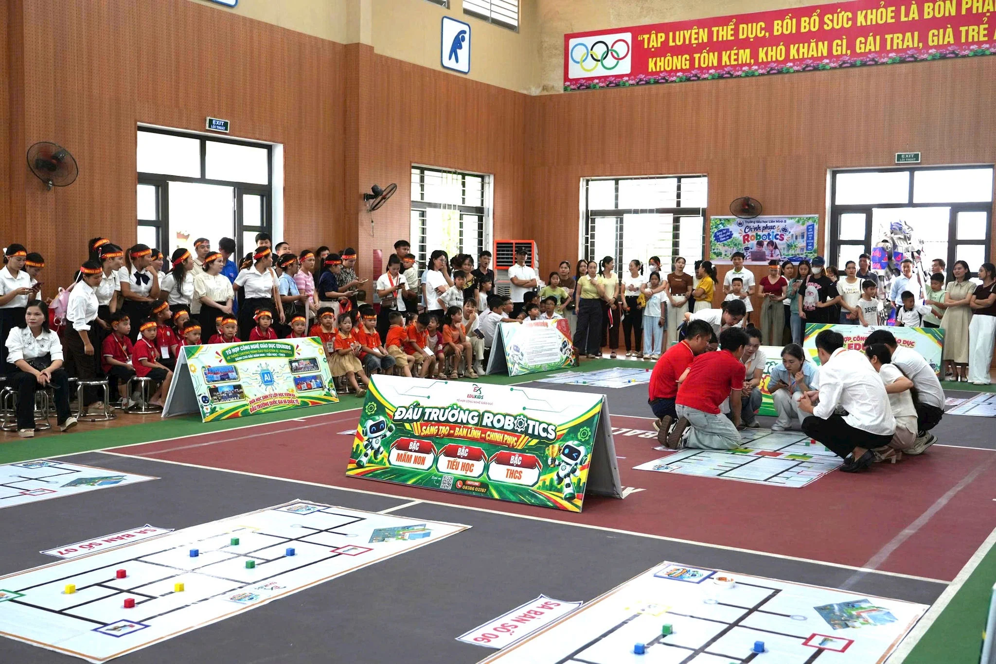 Robotics Day mở cửa tư duy công nghệ cho học sinh vùng núi