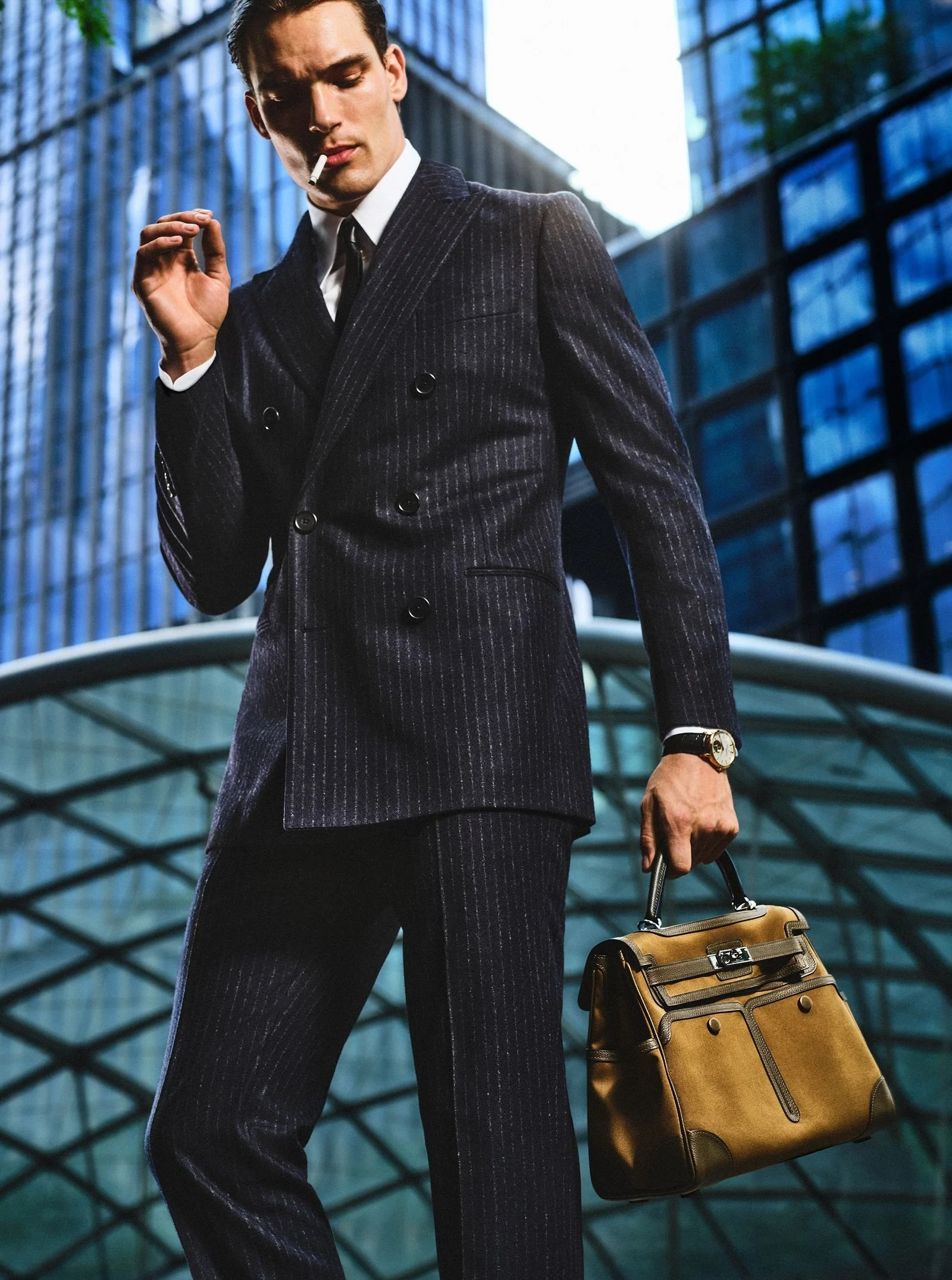 Đàn ông hiện đại săn túi Hermès và Louis Vuitton như đồng hồ hiếm