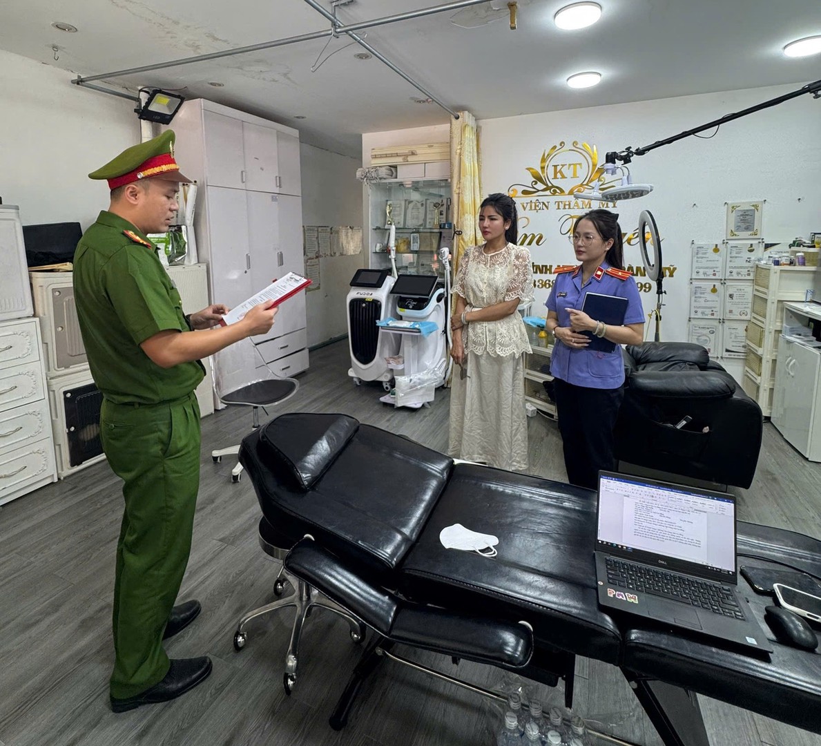 Khởi tố chủ tiệm thẩm mỹ dùng ảnh cắt ghép, filler botox mập mờ nguồn gốc