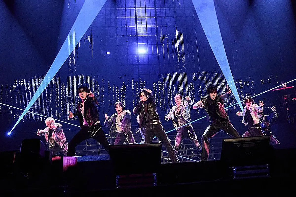 TVXQ Yunho và TREASURE: Khi K-pop Chinh Phục Sân Khấu Châu Á