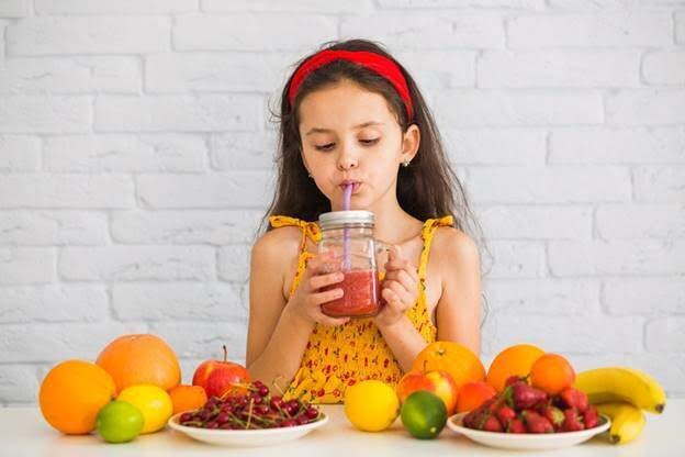 Nước ép trái cây: Lợi ích tinh thần và những cạm bẫy sức khỏe